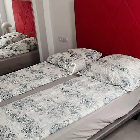 Stylish And Renovated House Holiday home